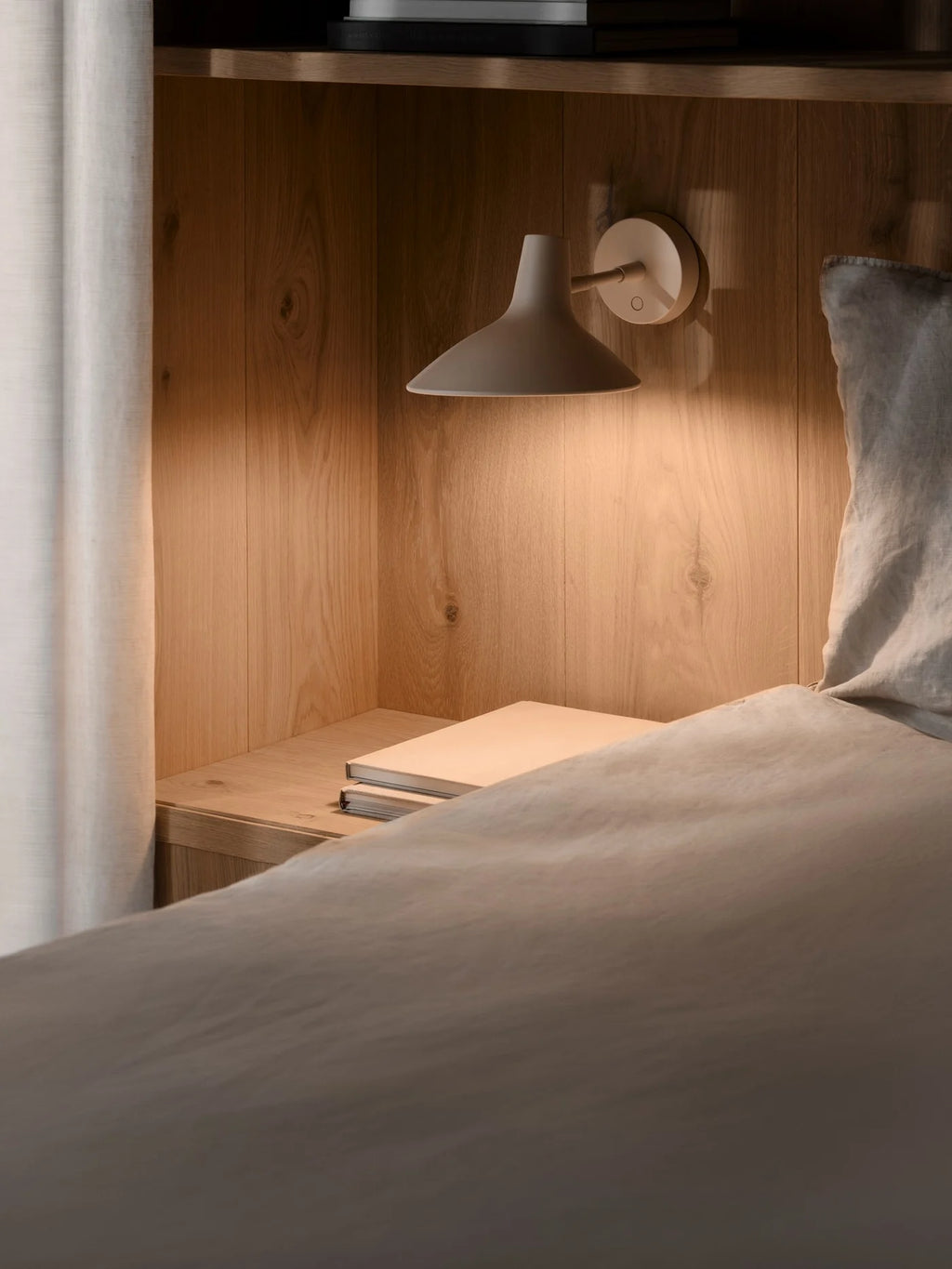 Darci kort vegglampe Sand