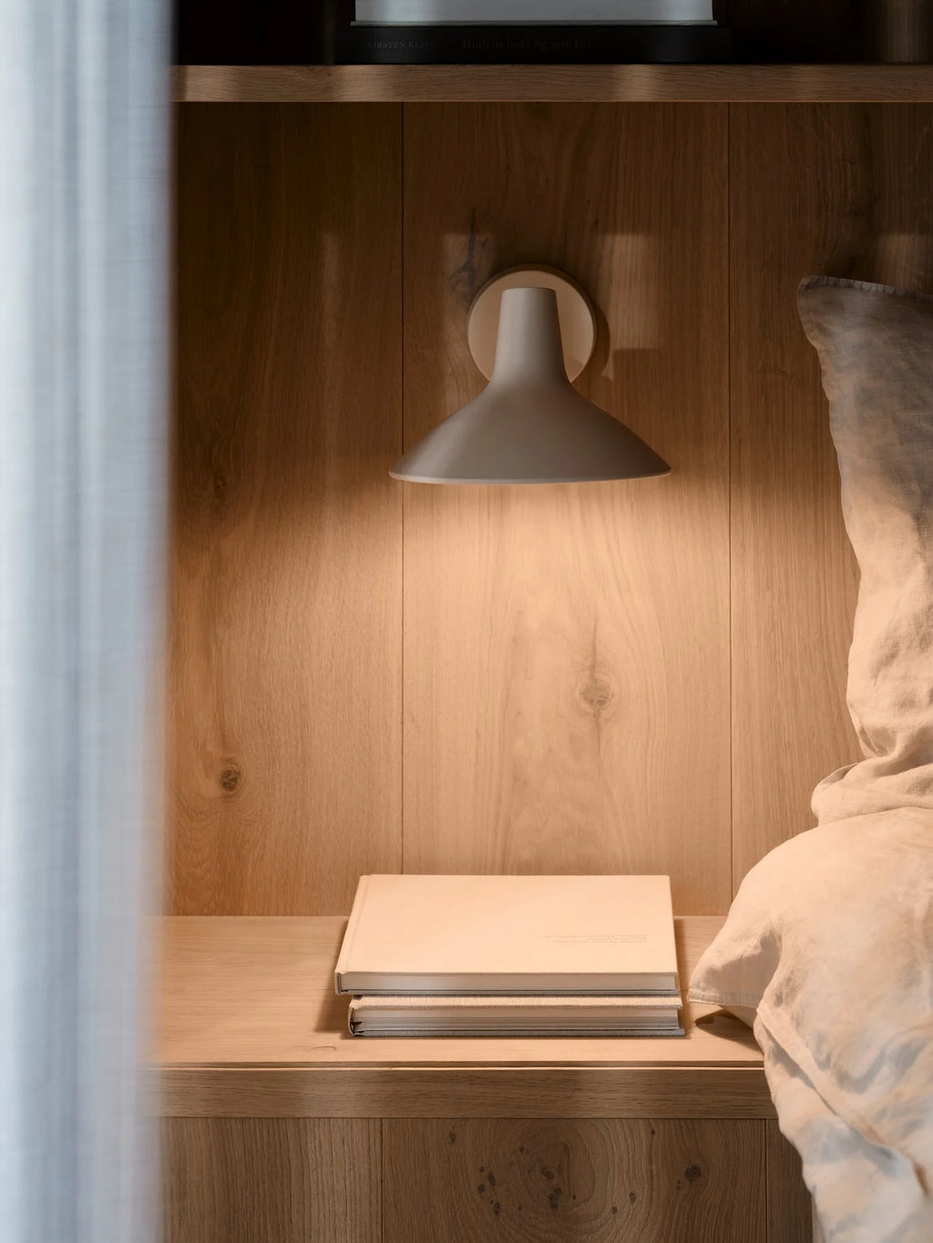 Darci kort vegglampe Sand
