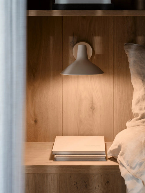 Darci kort vegglampe Sand